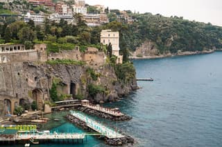 Naples Airport: 1-Way Shuttle to Sorrento