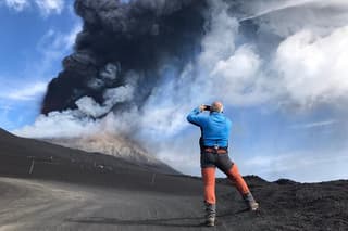 Etna excursion 3000 meters with 4x4 cable car and Trekking