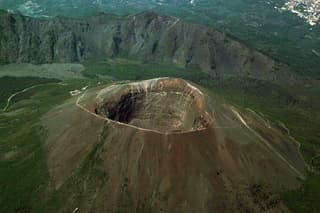 Transfer to Vesuvius by bus from Herculaneum (no ticket)