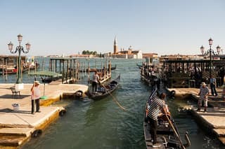 Shared Gondola Ride with Bridge of Sighs Views