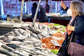 Rialto Market Food and Wine Lunchtime Tour of Venice