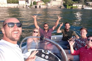 Lake Como : 2h Small-Group Boat Tour with Prosecco & Villas