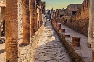 Pompeii Excavations Tour-Wine Tasting with Lunch from Positano