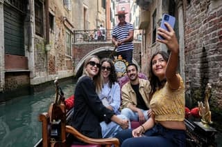 St. Mark's, Doge's Palace & Gondola Ride with Murano and Burano