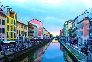 Sunset Navigli Boat Tour in Milan with Optional Aperitivo