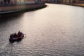 Pisa : rafting tour with Aperitif + free souvenir pictures