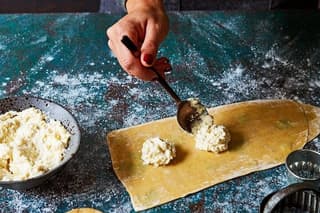 Florence: Pasta Cooking Class with Unlimited Wine