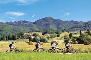 Tuscan countryside bike tour and food tasting