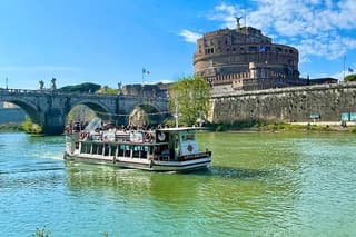 Rome Tiber River Ride and Top Food Tasting with Wine Pairing