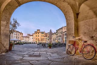Private Tour of Pisa and Lucca from the Port of Livorno