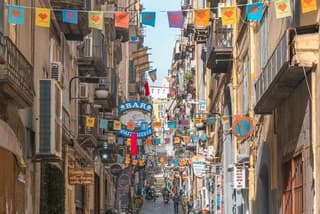 Pompeii and Naples from Rome: Small Group Day Tour with Lunch