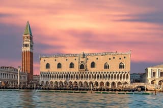 Ducale Palace Combo Tour to Prison with Ticket + Ebook