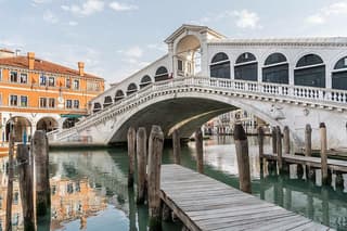Guided Wine and Cicchetti Tour through Venice + ebook