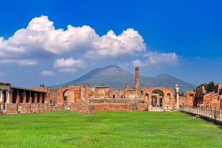 Vesuvius & Pompeii Trip from Naples Port