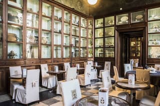 Turin: Royal Palace + Turin audioguide & Royal Breakfast