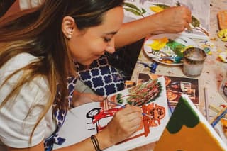 Italian Paint and Wine Experience Art Class in Rome with Pizza