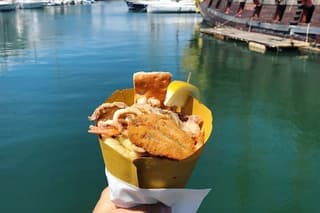 Guided Food Tour with Wine Tastings in Genoa