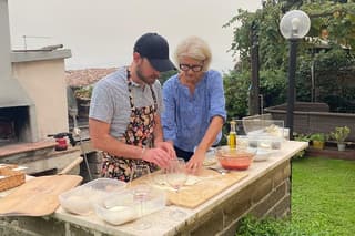 Mamma's Pizza Class in Roman Countryside