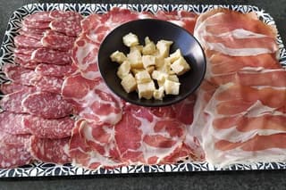 Parma Ham and Parmigiano Reggiano Tour with Lunch Near Parma
