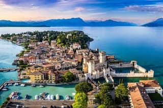 From Milan: Lake Garda with Visit of Sirmione & Salò. Small Group