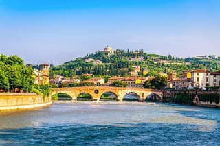 Verona - City of Lovers: Full-Day Private Tour from Venice