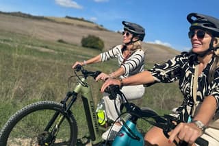 PRIVATE Hero E-Bike Experience - Cortona and Montepulciano Valley