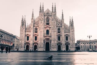 Milan Highlights Tour: History, Culture, and Aperitivo