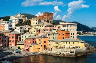 Explore Genova in 120 minutes with a Local