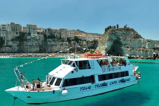 Boat tour Tropea Capo Vaticano aperitif and snorkeling afternoon