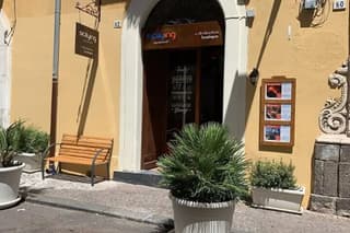 Luggage storage in the historic center of Catania