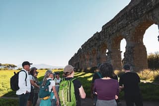 Urban Hike to the Aqueduct Park in Rome