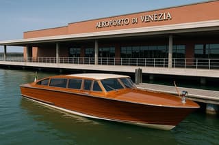 Watertaxi Transfer Venice Centre- Venice Airport 3/4 passengers