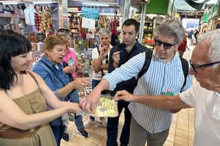 Vatican Quarter and Farmers Market Food Wine and Sightseeing Tour