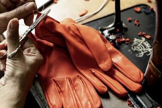 Tour Naples: Journey into the historical Neapolitan glove factory