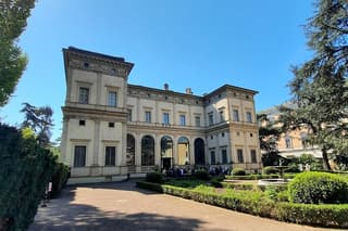 Rome: Campo de' Fiori, Villa Farnesina and Trastevere Tour
