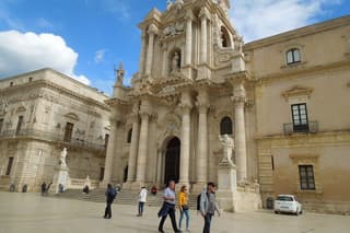 Discover Ortigia the Best of Syracuse Alleys Flavors and History