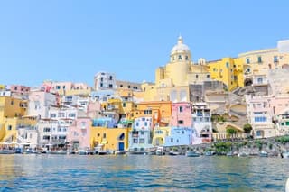 From Naples to Procida: Full-Day Boat Trip to the Island & Bays