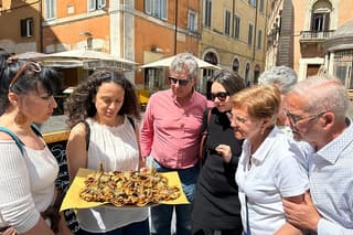 Rome Traditional Eateries Food Crawl and Guided Tour with Simona