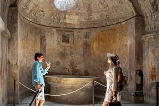 2 Hours Private Walking Tour in Pompeii with an Archaeologist