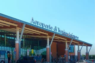Transfer from Treviso Airport to Venice