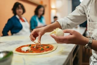 Neapolitan Pizza Cooking Class in Sorrento