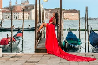 Flying Dress Photoshoot with video option in Venice