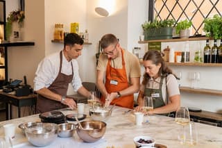 Italian Classics: Pizza, Ravioli & Italian Dessert Class in Rome