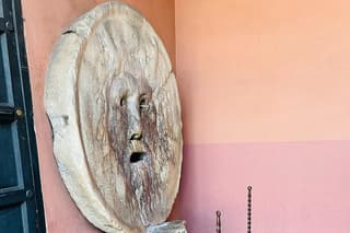 St Valentine’s Walking Tour in Rome Love Stories and Landmarks