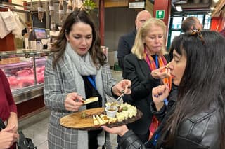 Florence Food Tour with Local Guide and City Highlights