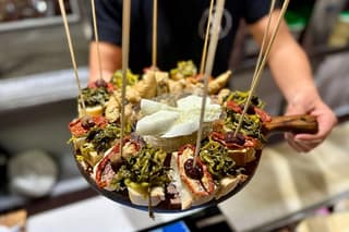 Naples Food Tour with Local Guide and City Highlights
