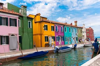 Murano Glass Blowing and Burano Tour from Venice
