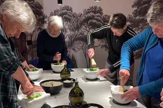 Pesto Class in Porto Venere with Pasta and Wine near Cinque Terre
