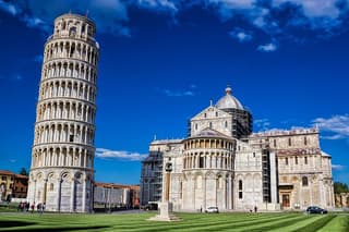 Pisa, Siena, San Gimignano with Lunch & Winery Experience