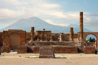 Pompei Ticket and Audio Tour by an Archaeologist
